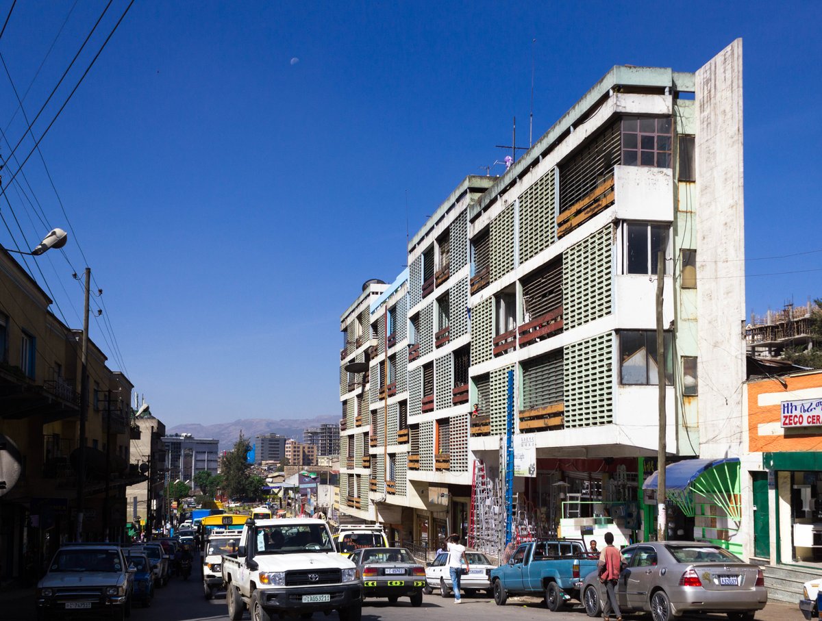 በአዲስ አበባ በግንባታ ላይ ያለ የመኖሪያ ሕንፃ